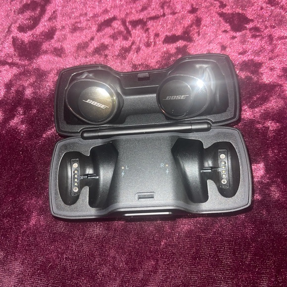 Bose Wireless Ear phones. Used twice. Like New - Picture 4 of 6